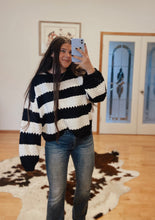 Load image into Gallery viewer, Striped Crew Neck Sweater