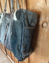 Load image into Gallery viewer, Banks Weekender Bag