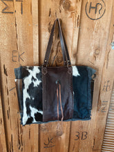 Load image into Gallery viewer, Banks Weekender Bag