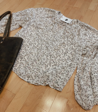 Load image into Gallery viewer, Ditsy Floral Blouse