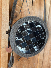 Load image into Gallery viewer, Checkered Round Bag