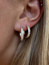 Load image into Gallery viewer, Dimond Pattern Stud Hoops: 14mm
