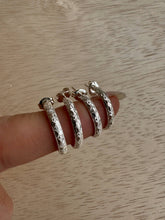 Load image into Gallery viewer, Dimond Pattern Stud Hoops: 14mm
