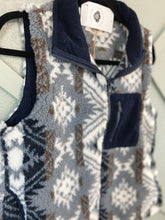 Load image into Gallery viewer, Hawley Sherpa Vest
